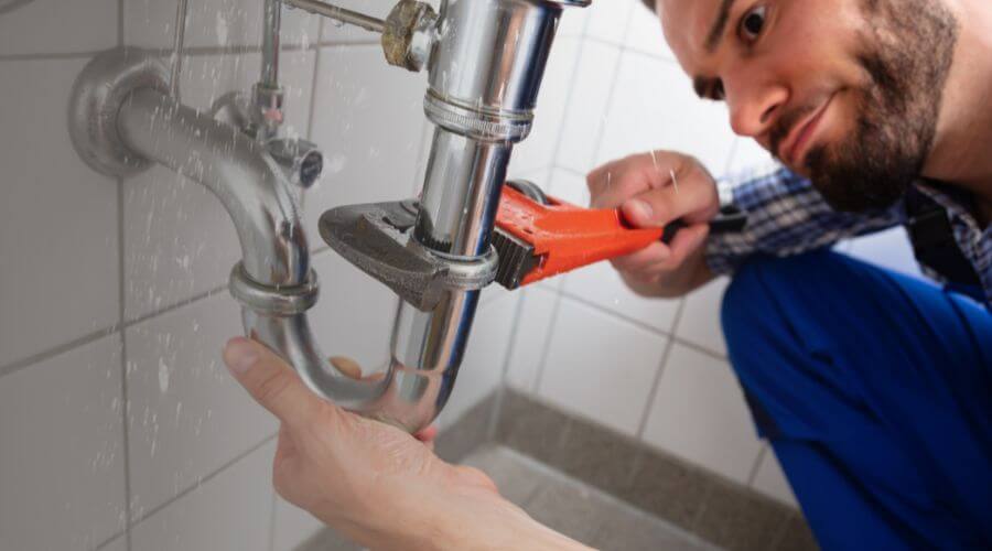 Expert burst pipe repair services in Foster, OK